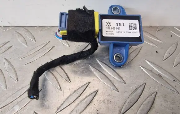 Volkswagen Scirocco Airbag deployment crash/impact sensor 1K8955557