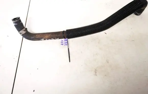Chrysler Neon I Engine coolant pipe/hose