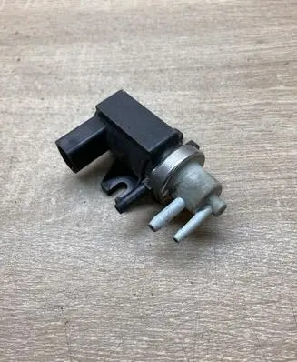 Audi A4 S4 B6 8E 8H Turbo solenoid valve 1J0906627B 72290345