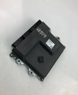 Volvo XC60 Engine control unit/module 32383797