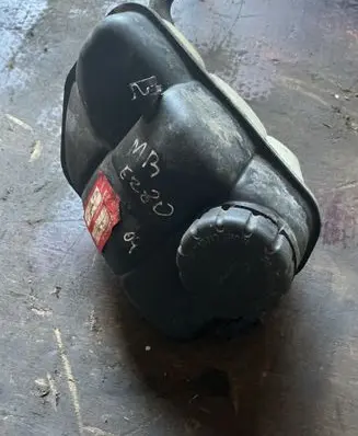 Mercedes-Benz E W211 Coolant expansion tank/reservoir 2115000049