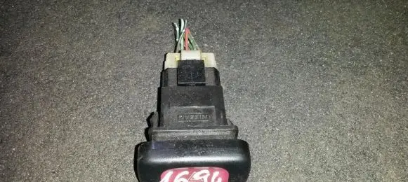 Nissan Primera Hazard light switch 06002