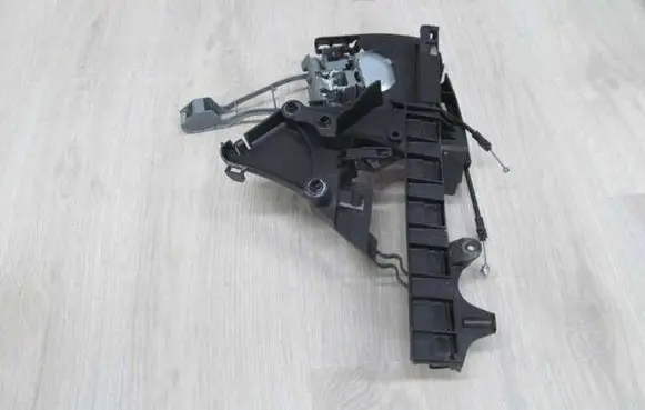 Volvo V50 Front door lock 30699110 35618