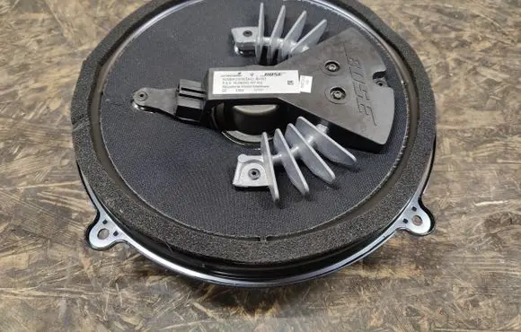 Maserati Quattroporte Subwoofer speaker 447062