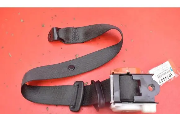Opel Mokka Front seatbelt 95108163
