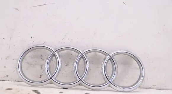 Audi Q3 8U Manufacturer badge logo/emblem 4H08536065B