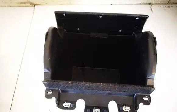 Glove box