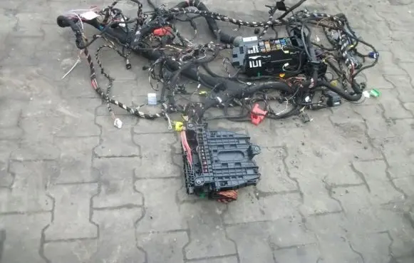 Mercedes-Benz B W245 Engine installation wiring loom