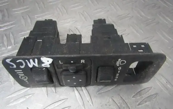 Mitsubishi Carisma Wing mirror switch mr740609 09123