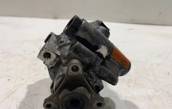 Renault Espace IV Power steering pump 770043708