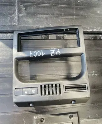 Peugeot 1007 Radio/GPS head unit trim 9647541477 9673404XT