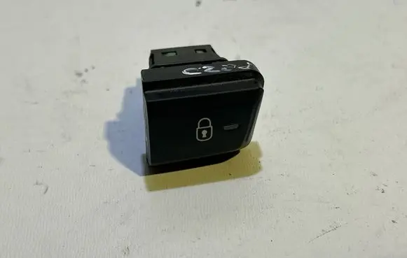 Peugeot 2008 I Central locking switch button 9675088320