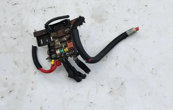 Positive cable (battery)