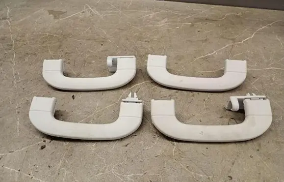 Mitsubishi Colt Tie down hook / loop raczka