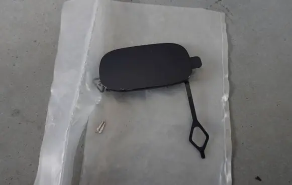 Renault Twingo III Front tow hook cap/cover 511802290R