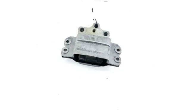 Volkswagen Caddy Engine mount bracket 1K0199555