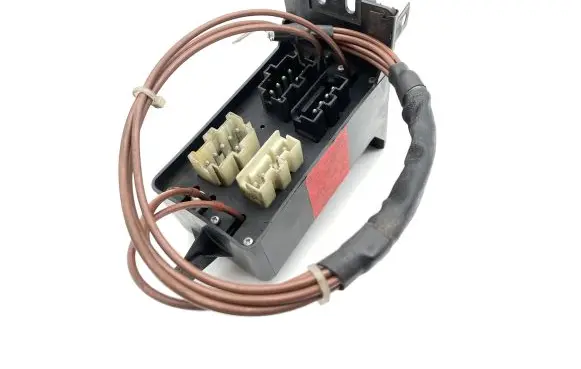 Jaguar XJ X40 Fuse module DBC10166