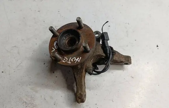 Nissan Note (E12) Front wheel hub spindle knuckle
