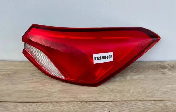 Ford Focus Rear/tail lights JX7B-13404-AC