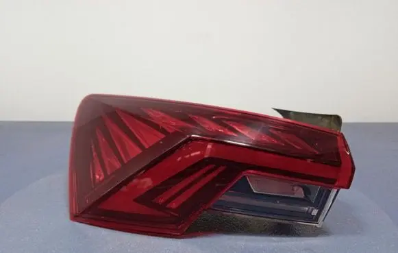 Skoda Octavia 985 Rear/tail lights 5E3945207A