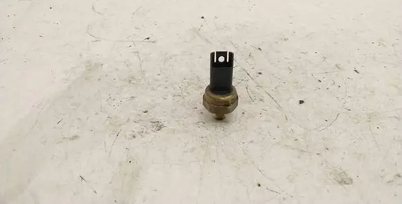 BMW 3 E90 E91 Fuel pressure sensor 7547883 0117MX11 51CP0902