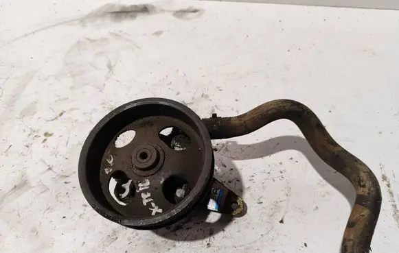 Nissan X-Trail T30 Power steering pump 23273214 8H305