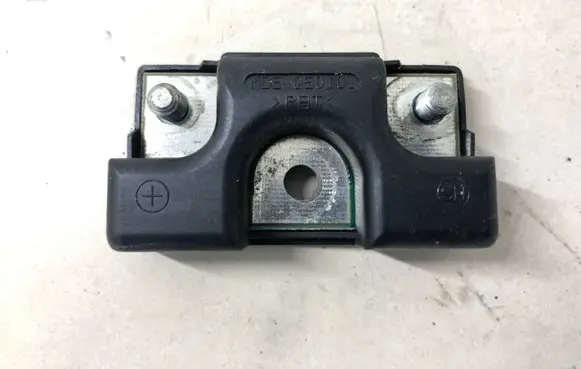 Audi A6 S6 C6 4F Aerial antenna filter 8T0035570