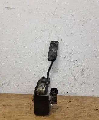 Toyota Avensis T250 Accelerator throttle pedal 8928152021