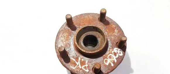 Toyota RAV 4 (XA30) Front wheel hub