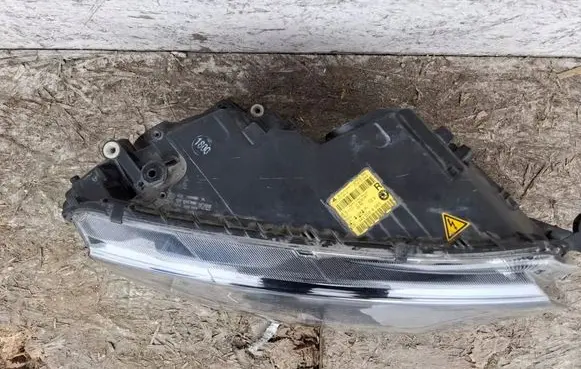 Skoda Octavia Mk3 (5E) Headlight/headlamp 5E1941016A