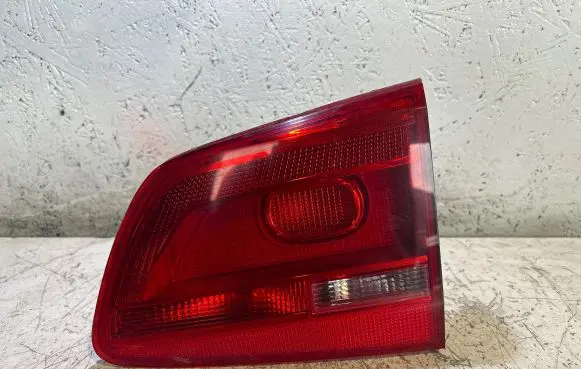 Volkswagen Touran II Tailgate rear/tail lights 176443