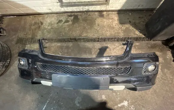 Mercedes-Benz ML W164 Front bumper 2266108 23T197 AF24320