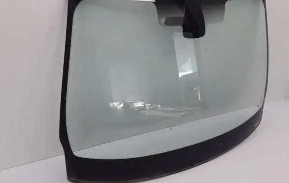 Renault Megane III Front windscreen/windshield window 727129203R