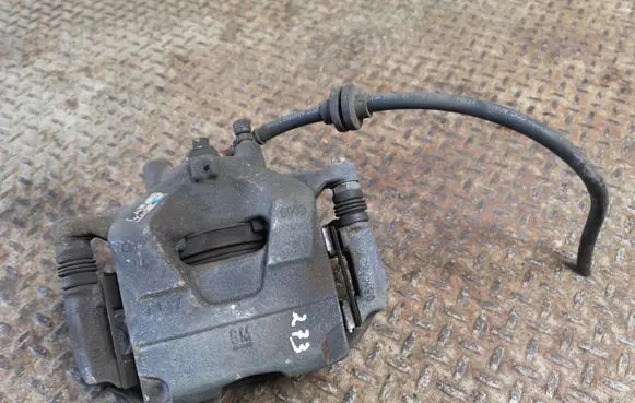 Opel Mokka X Front brake caliper 13430602