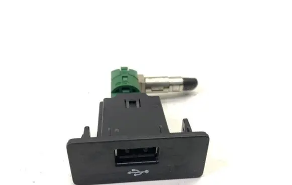 Skoda Superb B8 (3V) USB socket connector 3V0035727