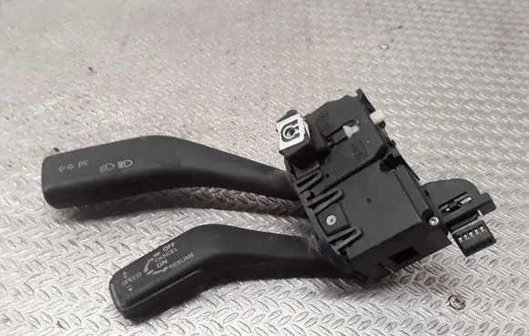 Audi A3 S3 A3 Sportback 8P Indicator stalk 8P0953513