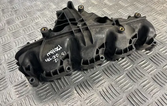 Volkswagen PASSAT B7 Intake manifold 