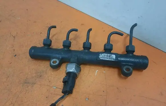 Ford Mondeo MK IV Fuel distributor 9681649580