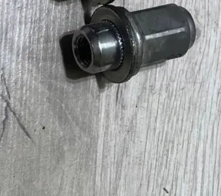 Toyota Hilux VIII Nuts/bolts 
