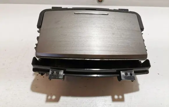 Ashtray (front)