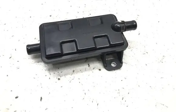 Honda ZR-V Active carbon filter fuel vapour canister C22832