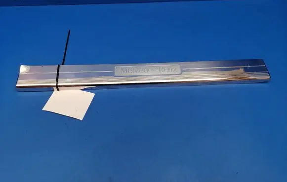 Mercedes-Benz CLS C219 Side skirt front trim A2196800235