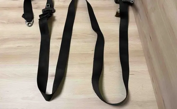 Volkswagen II LT Front seatbelt 0566097100 95GS01000000