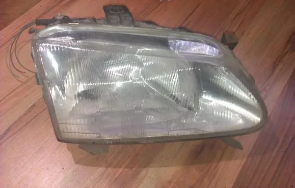 Renault Megane I Headlight/headlamp e49685