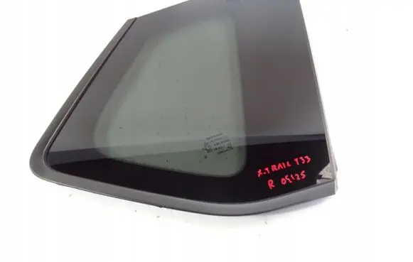 Nissan X-Trail T33 Rear side window