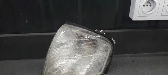 Mercedes-Benz C W202 Front indicator light