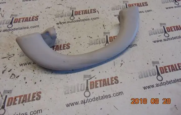 Mercedes-Benz E W211 Rear interior roof grab handle A2118100151