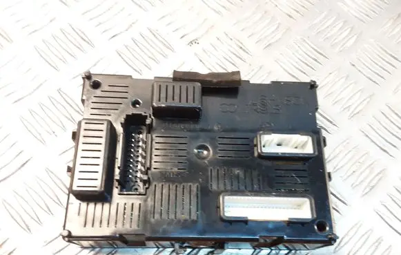 Nissan Note (E11) Comfort/convenience module 284B2EM01E