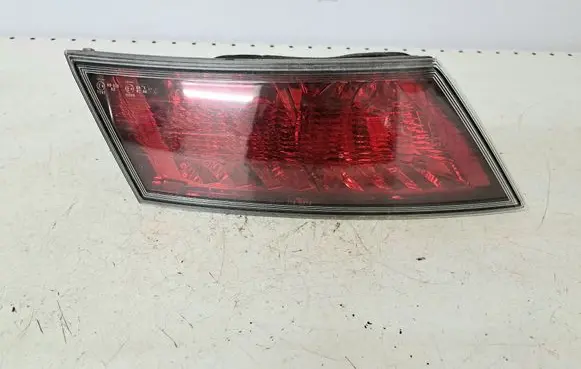 Tailgate rear/tail lights