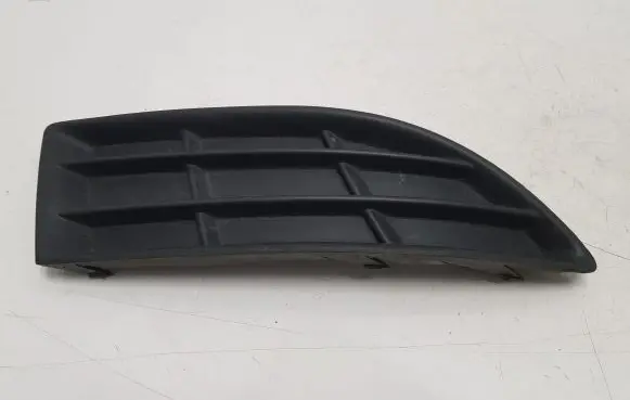 Skoda Fabia Mk2 (5J) Front bumper lower grill 5J0807368A